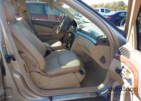 2000 Mercedes-Benz S 500 z USA, uszkodzony, nr VIN WDBNG75J6YA135225